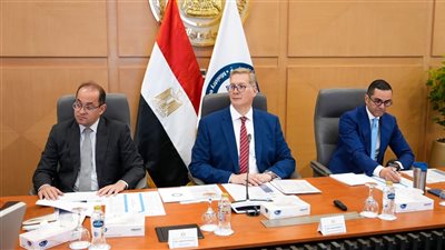 وزراء البترول والمالية والاستثمار يعقدون اجتماع مائدة مستديرة مع المؤسسات المالية وبنوك الاستثمار العالمية