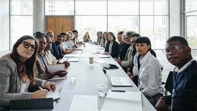 سياسة تعيين المستشارين..والدرس للجميع