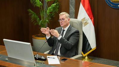 وزير البترول : تسريع تطبيق تقنيات الحفر الأفقي والتكسير الهيدروليكي لزيادة الإنتاج البترولي