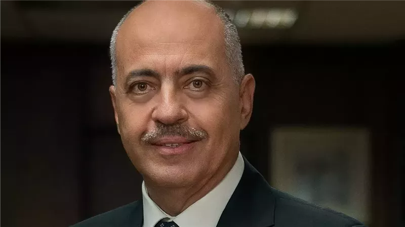 د عمرو لطفي 