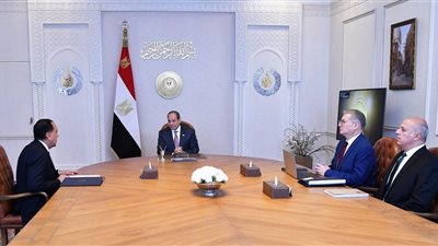 الرئيس السيسي يوجه بتوطين تكنولوجيا الحفر الحديثة لتعظيم إنتاج البترول والغاز.