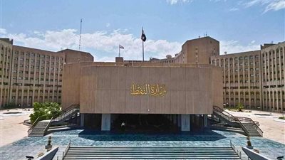 العراق يدعو لتحييد الممرات البحرية والبنى التحتية للطاقة عن دائرة الصراع