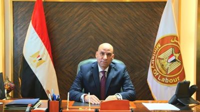 عاجل: وزارة العمل تقر 7 أيام إجازة إضافية للعاملين بالأعمال الخطرة والمناطق النائية