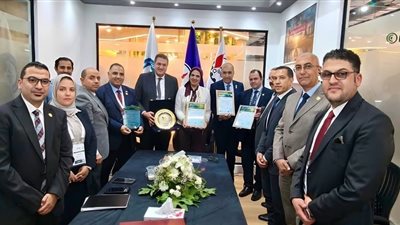 أموك تتسلم شهادات البصمة الكربونية وتستعرض إنجازاتها في كفاءة الطاقة