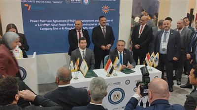 لأول مرة: واديكو تقيم محطة طاقة شمسية في أحد مواقعها بأسوان