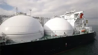 قطر تمهد لعودة إنتاج الغاز المسال تدريجياً وسط ترقب لعبور مضيق هرمز