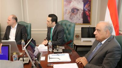 وزير الكهرباء يبحث مع شركة سكاتك النرويجية مجريات تنفيذ مشروعات الطاقة الشمسية