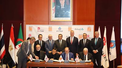 وزير البترول ونظيره الجزائري يشهدان توقيع 