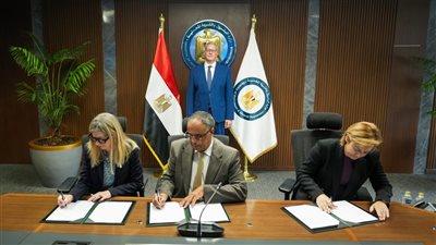 وزير البترول يشهد توقيع اتفاقية جديدة للتوسع في البحث والإنتاج بمنطقة بدرالدين بالصحراء الغربية*
