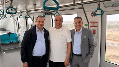 علام والبهنساوي وغنيم في المونوريل..إعلام البترول يدعم وسائل النقل الذكية
