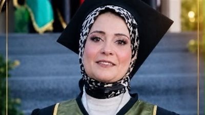 شاهيناز الحسيني ابنة شركة الإسكندرية للبترول تحصل على ماجستير إدارة الجودة