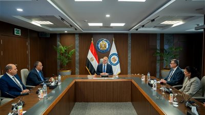 وزير البترول  يتابع مع المجلس التنفيذي لهيئة البترول خطط زيادة الإنتاج وتأمين الإمدادات ورفع كفاءة الأداء