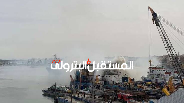 حريق ورشة بناء سفن بالإسماعيلية وإصابات باختناقات بين العمال