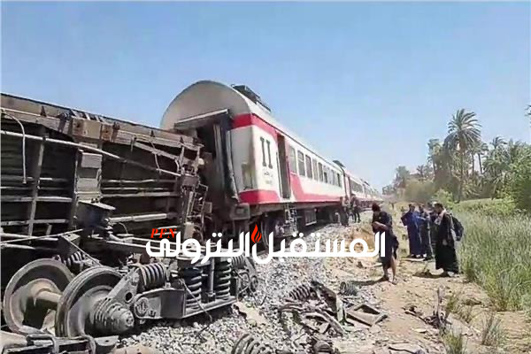 الصحة": الحصيلة الأولية لحادث تصادم قطار سوهاج 50 مصابًا