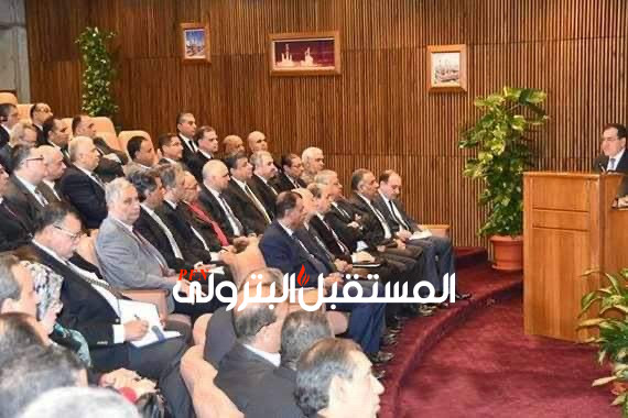 وزير البترول: مش عاوز اشوف رئيس شركة ولا مدير عمليات على مكتبه