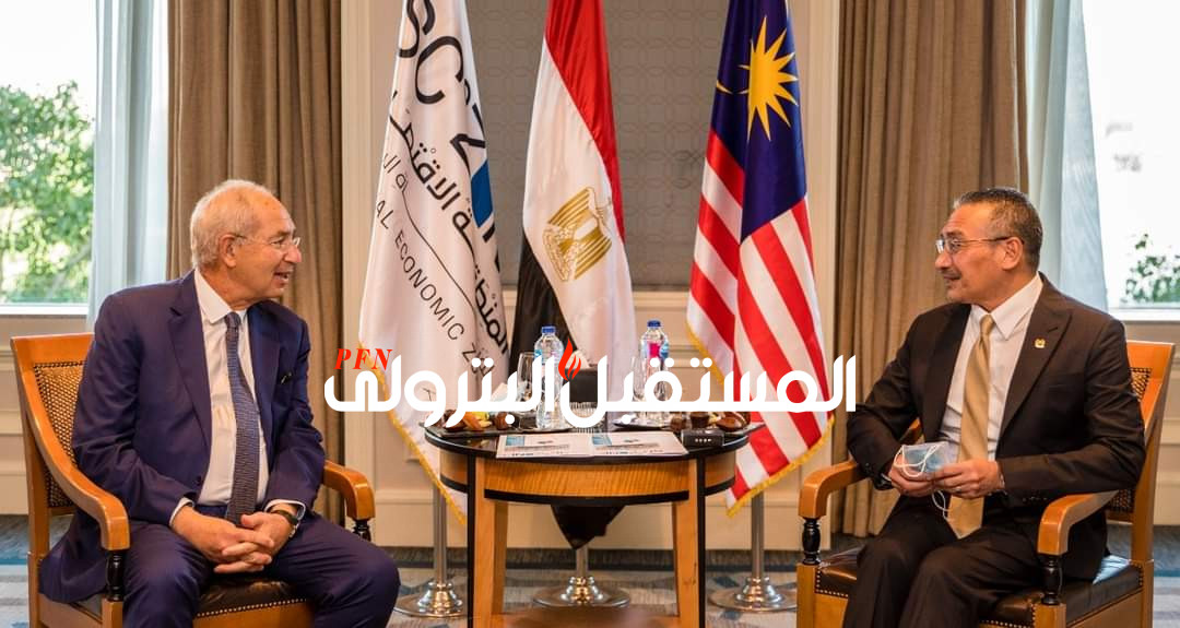 وزير الخارجية الماليزي يلتقي رئيس اقتصادية قناة السويس لبحث فرص الاستثمار بالمنطقة