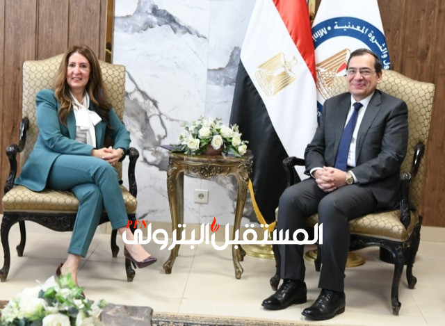 الملا يلتقي السفيرة الأمريكية بالقاهرة ويبحث سبل التعاون المشترك