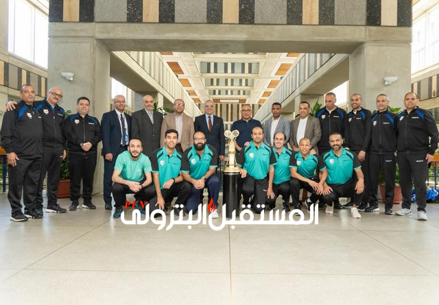 وائل لطفي يكرم فريق إنـبى لتنس الطاولة "رجال" لحصده لقب البطولة العربية للأندية